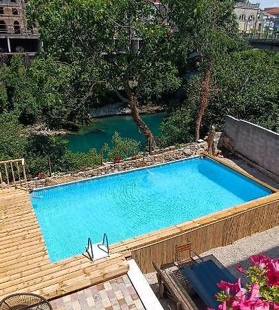 מוסטר Villa Central Riverside מראה חיצוני תמונה
