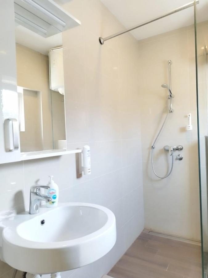 מוסטר Villa Central Riverside מראה חיצוני תמונה