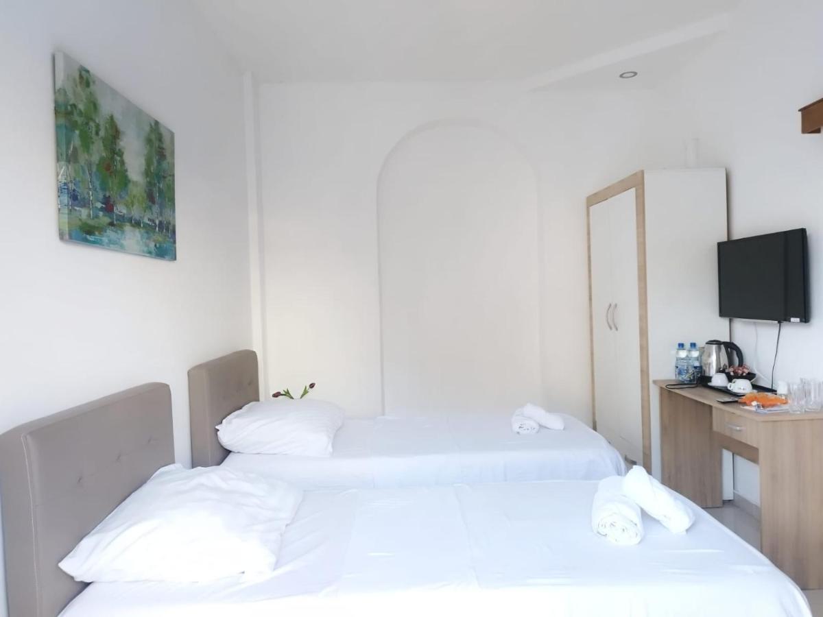 מוסטר Villa Central Riverside מראה חיצוני תמונה