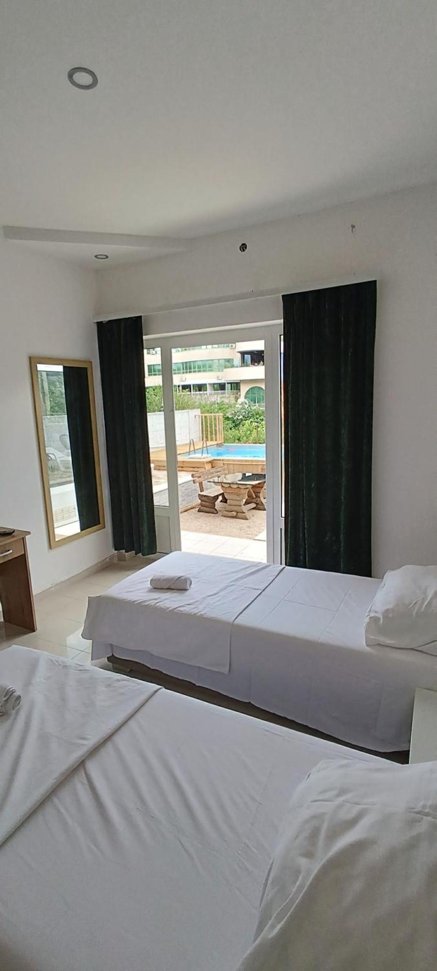 מוסטר Villa Central Riverside חדר תמונה